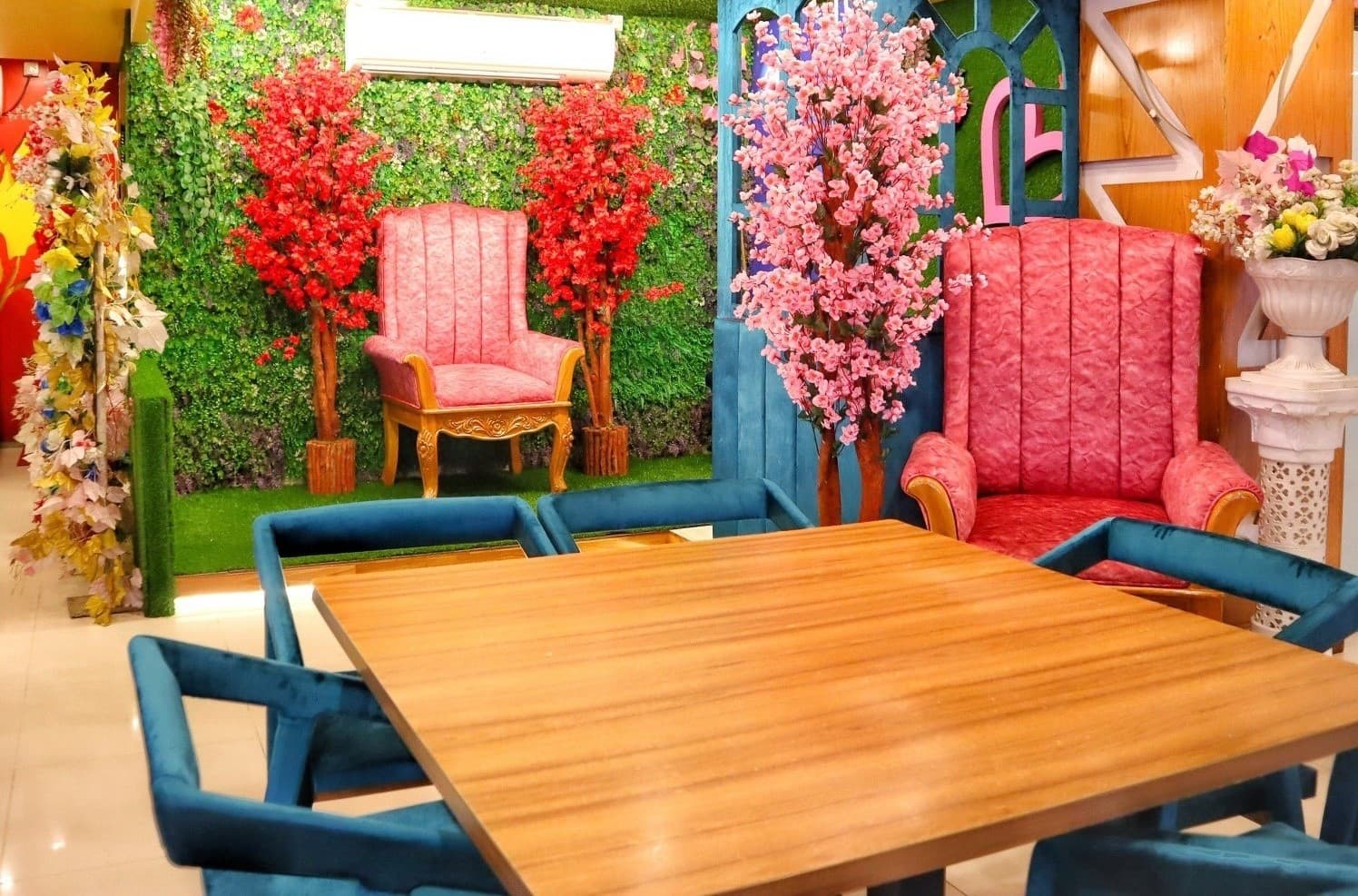 The Dining Lounge (Narayanganj)
